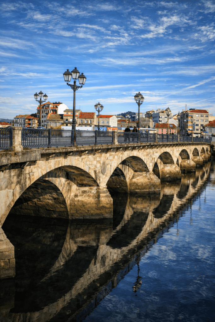 Puente del Burgo sobre el río Lérez en Pontevedra.